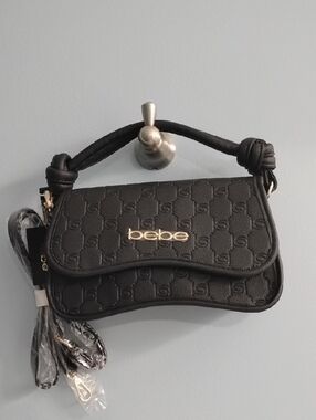 🖤 Bebe 🖤 NWT Black Quilted Logo Crossbody with Top Handle 😍